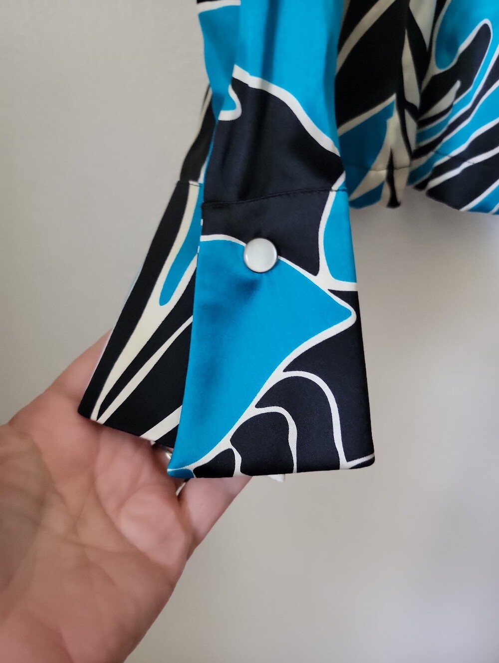 Cache Blue Black and White Twist-Front Long Sleeve Blouse - Picture 8 of 11